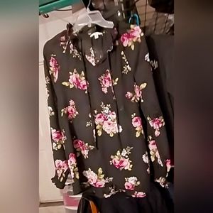 Time and Tru Women's Black Floral Loose Fit Boho Long Sleeve Top